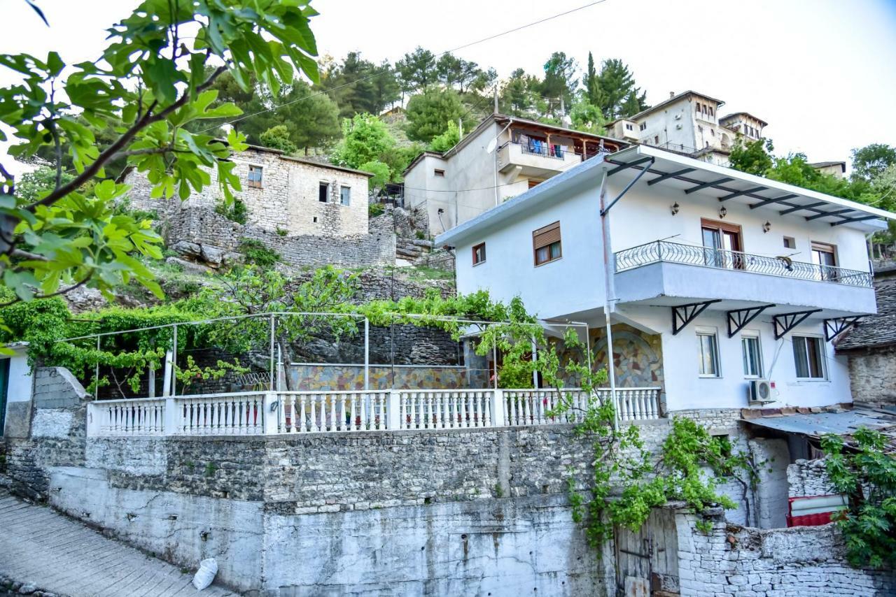 Grandma'S Home Gjirokastër Eksteriør bilde